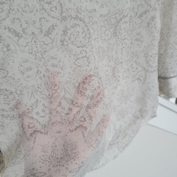 Maurices Sheer Paisley Long Sleeve Cream/Gray Blouse Women Sz M - Picture 9 of 10